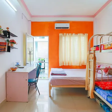 Color House Hostel